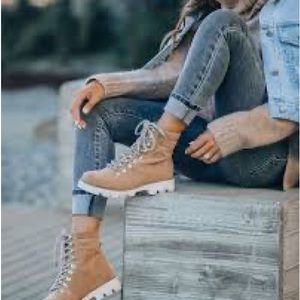 NWT VICI Arlene Faux Suede Arlene Boot